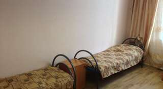 Гостиница Вила Хостел Елизово Кровать в общем номере с 3 кроватями-3